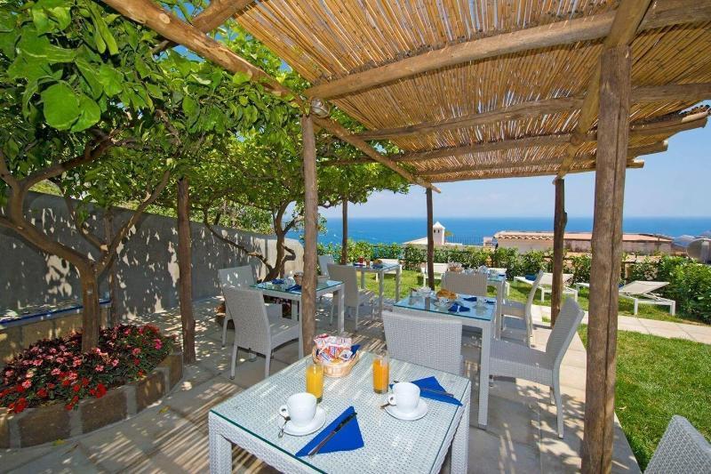 Albadamare Boutique Hotel Praiano Exterior photo