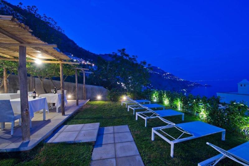 Albadamare Boutique Hotel Praiano Exterior photo