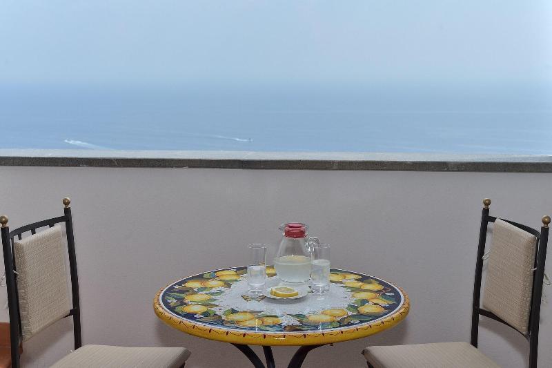 Albadamare Boutique Hotel Praiano Exterior photo