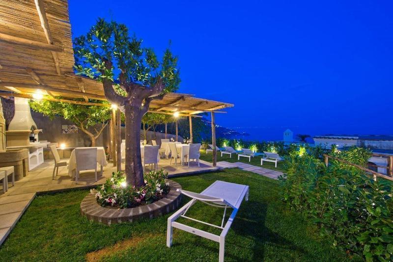 Albadamare Boutique Hotel Praiano Exterior photo
